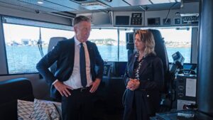 Terje Aasland besøker RS178 under ONS i Stavanger.